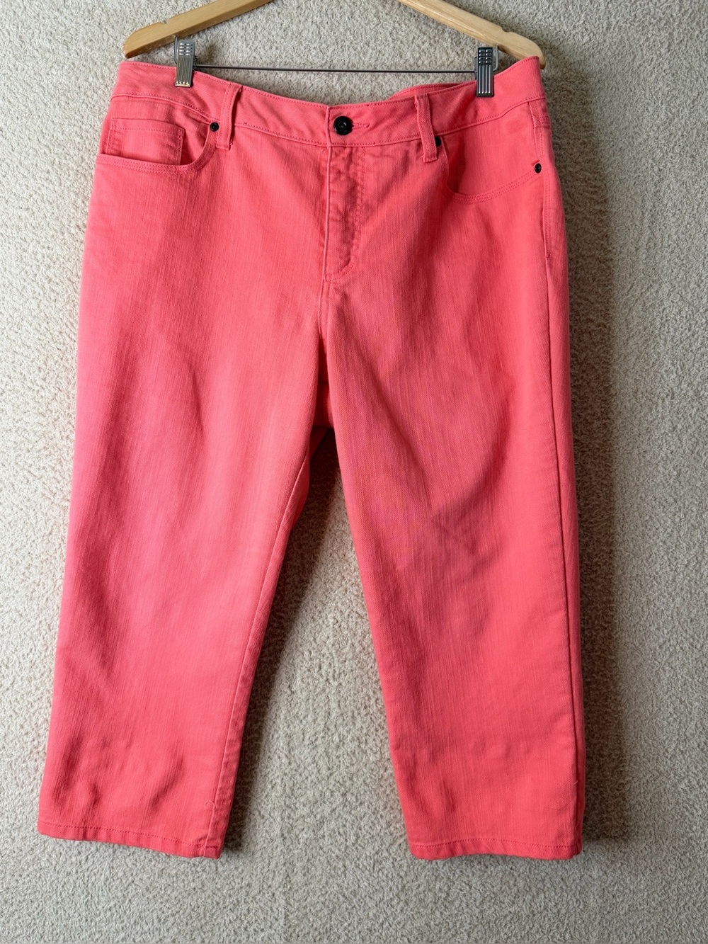 St. John’s Bay Coral Straight Leg Capri Pants Size 16 Stretch